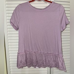 Lilac top with eyelet ruffle bottoms